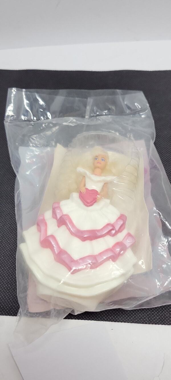 1992 McDonald’s Secret Hearts Barbie Happy Meal Toy w/Hair You Can Style. NEW!